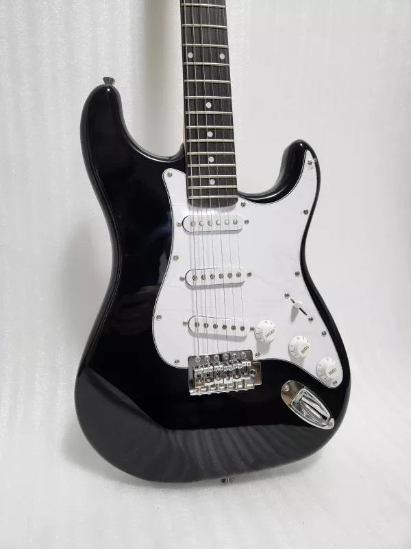 Elektricna Gitara Strumor ST-22 BK SSS